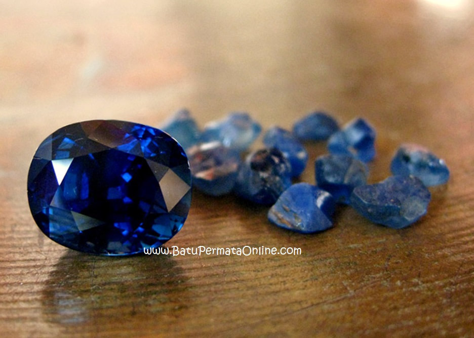 clear sapphire gemstones